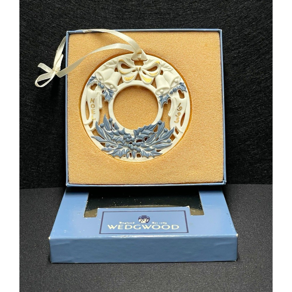 Vintage 1993 Wedgwood Jasperware 3rd Annual Wreath Ornament in Original Box